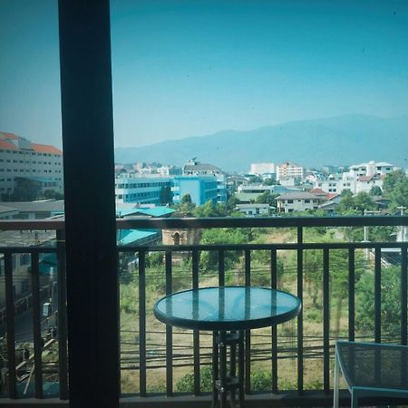 Rinrada Loft Resident Hotel Chiang Mai Bagian luar foto