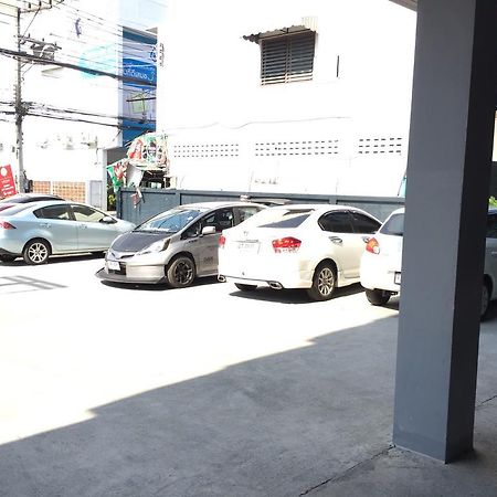 Rinrada Loft Resident Hotel Chiang Mai Bagian luar foto