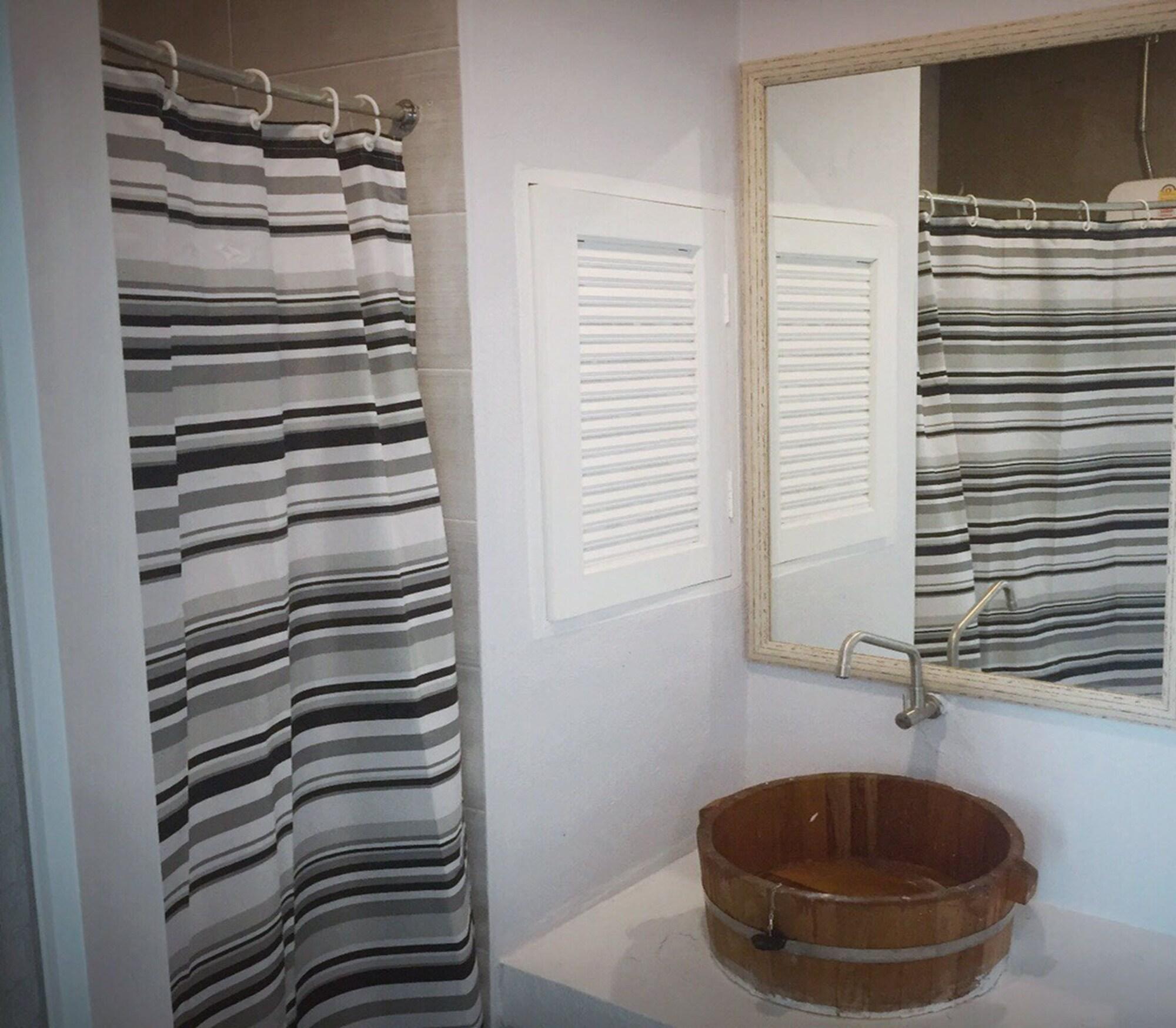 Rinrada Loft Resident Hotel Chiang Mai Bagian luar foto