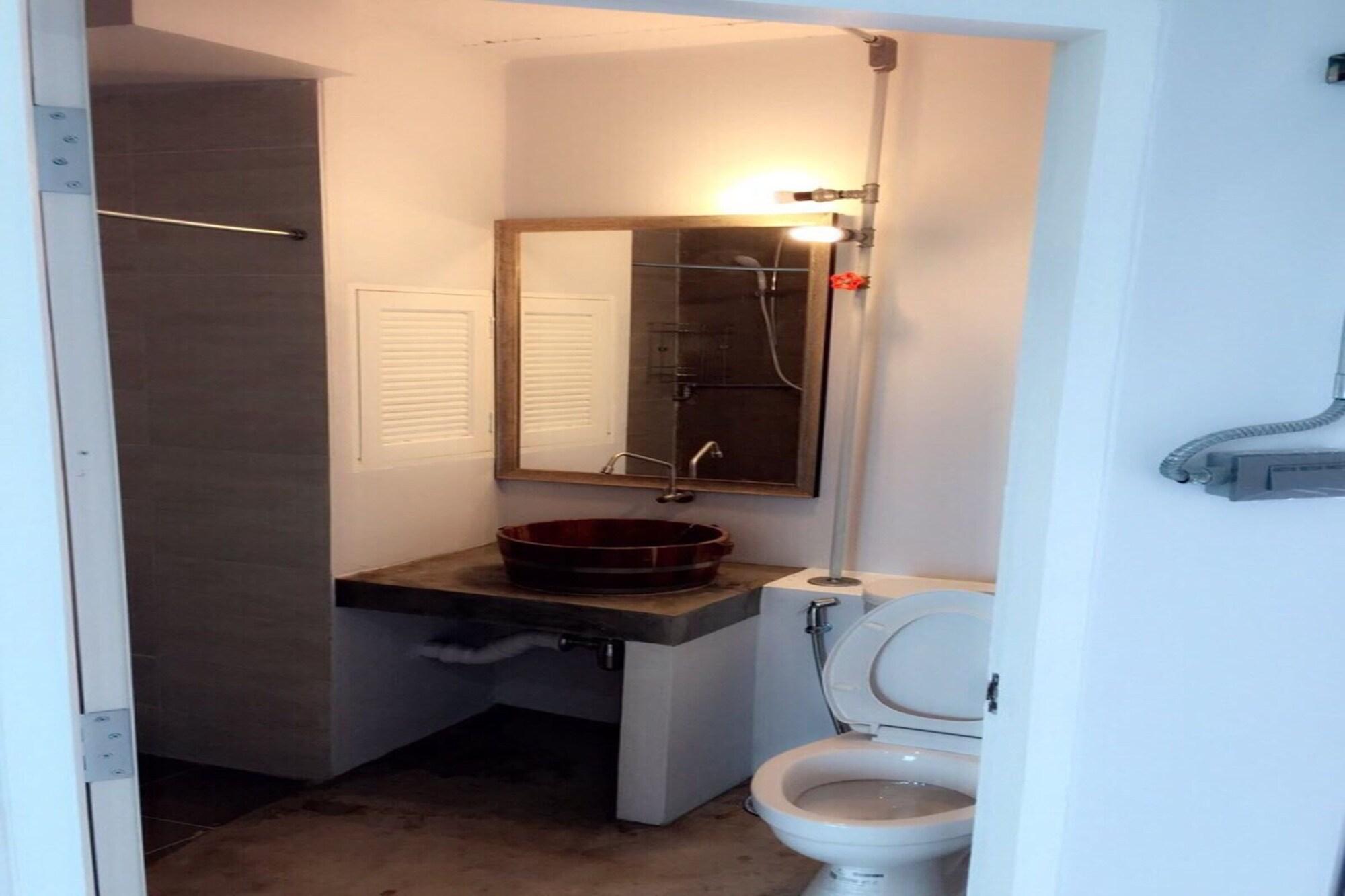 Rinrada Loft Resident Hotel Chiang Mai Bagian luar foto