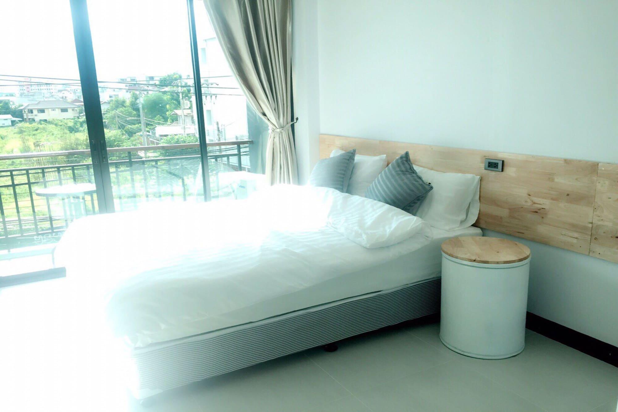 Rinrada Loft Resident Hotel Chiang Mai Bagian luar foto