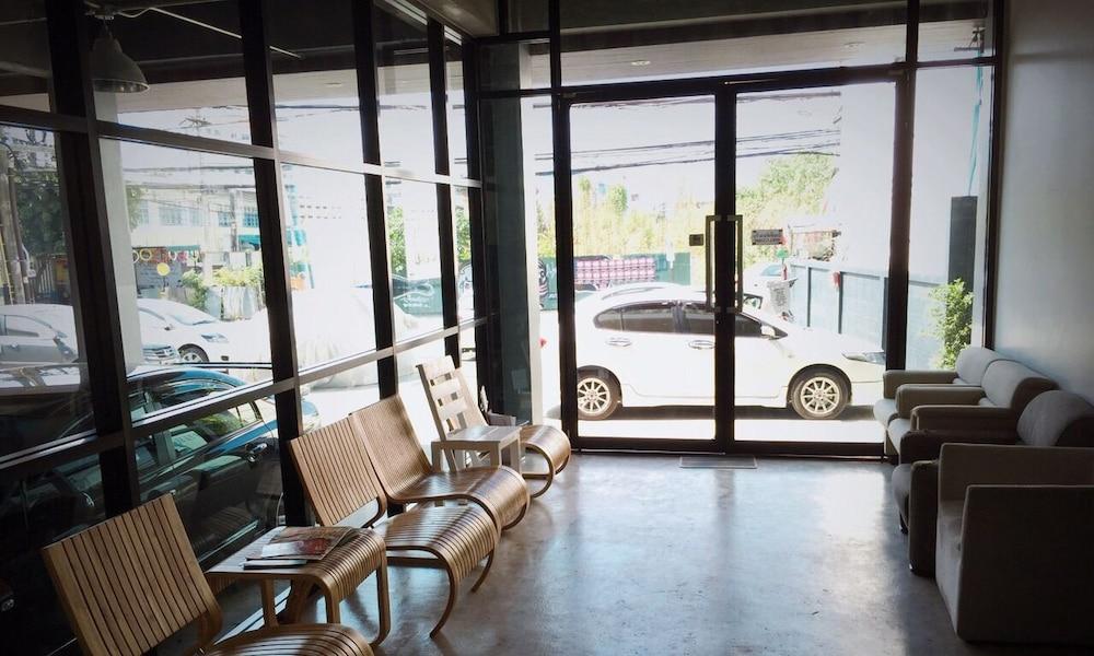 Rinrada Loft Resident Hotel Chiang Mai Bagian luar foto